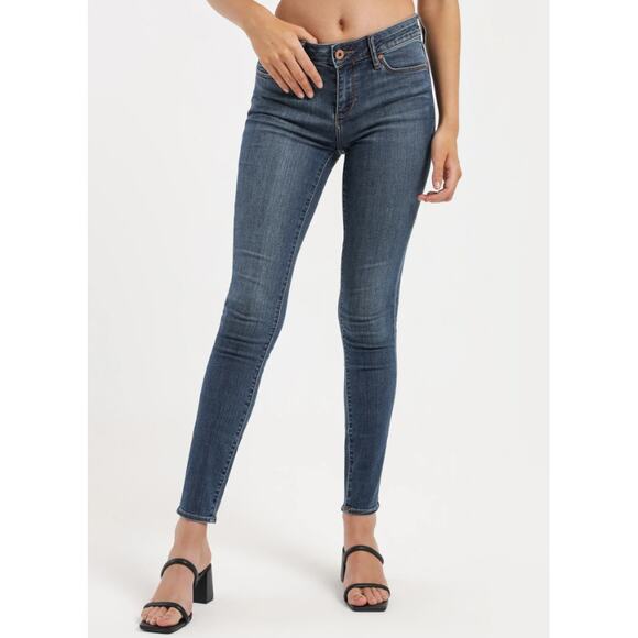 New ARTICLES OF SOCIETY Women's Blue Denim Sarah Mid Rise Jeans Size 25 - Picture 1 of 6